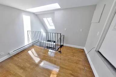 Main picture of 416 E 13th St