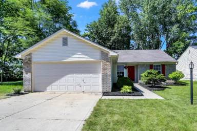 Main picture of 128 W Flat Rock Dr