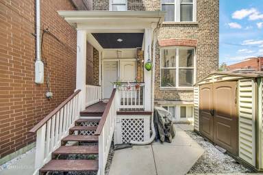 Main picture of 1524 N Western Ave