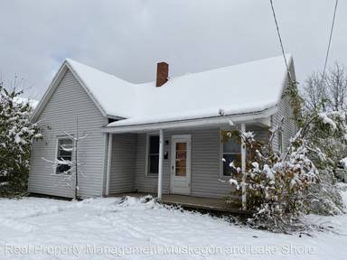 Main picture of 574 E Apple Ave