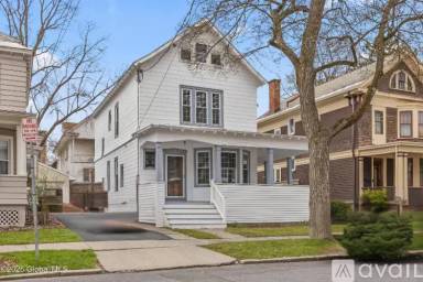 Main picture of 559 Myrtle Ave