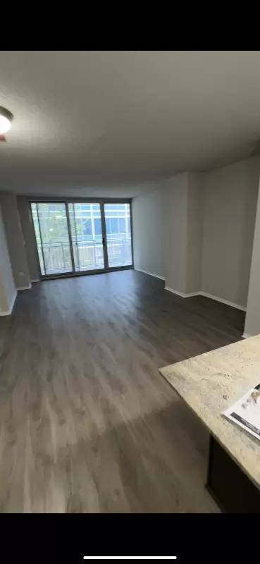 Main picture of 600 W Randolph St