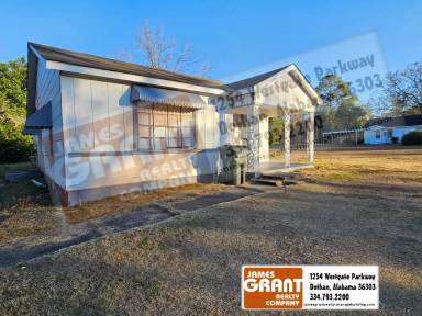 Main picture of 1207 Travis Rd