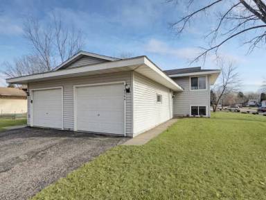 Main picture of 7350 Zenith Ave N