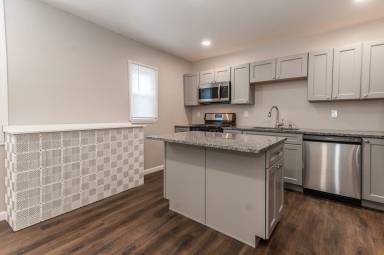 Main picture of 217 Kaercher St