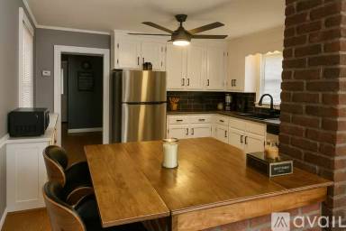 Main picture of 32 Elm St