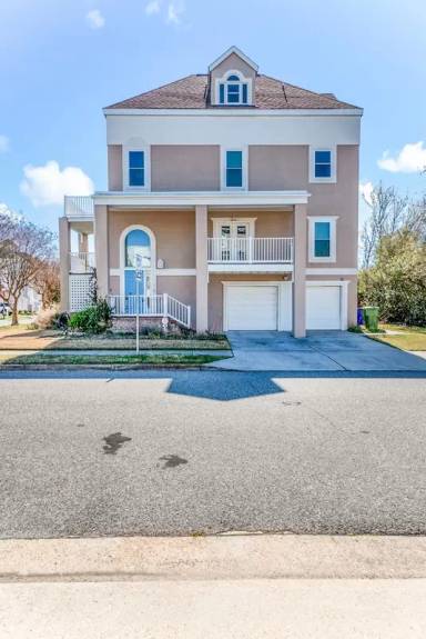 Main picture of 401 Pinewell Dr
