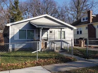 Main picture of 76 Moreland Ave