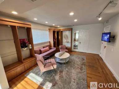 Main picture of 2220 S Bascom Ave