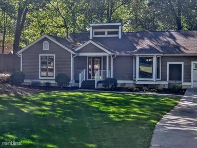 Main picture of 52 Deerwood Ct