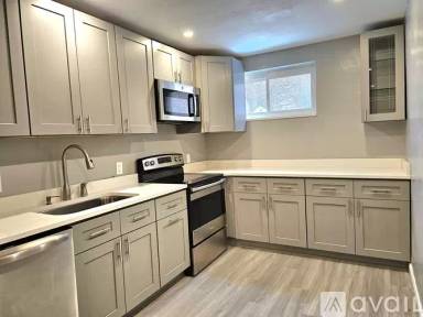 Main picture of 2216 Broadway Ave