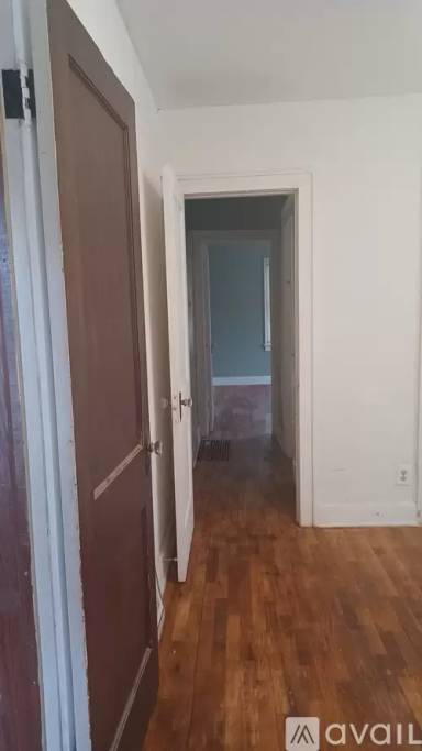Main picture of 301 N Richmond Ave
