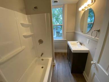 Main picture of 1815 1/2 Meharry St