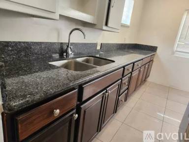 Main picture of 1226 N Gower St