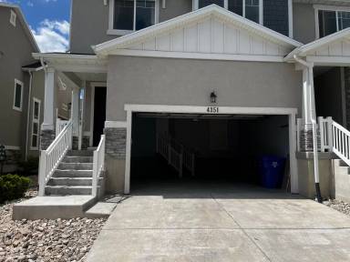 Main picture of Sky Ridge Townhomes