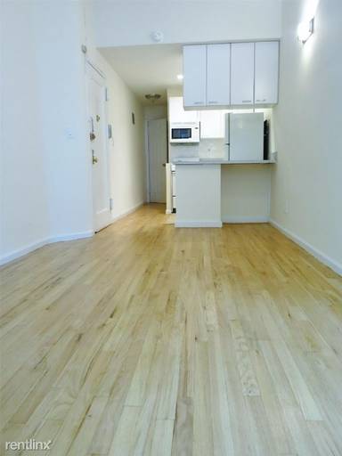Main picture of 349 E 78th St