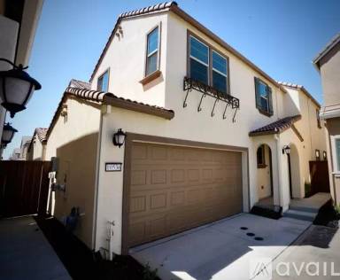 Main picture of 10536-92 Trill Way