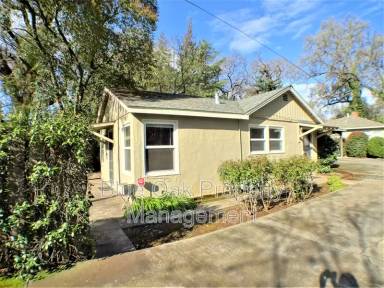 Main picture of 1476 E 8th St
