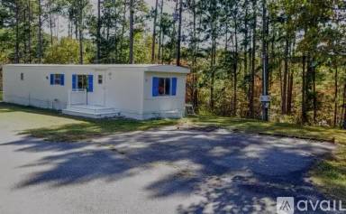 Main picture of 468 Center Rd SE