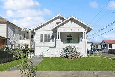 Main picture of 2301 Peniston St