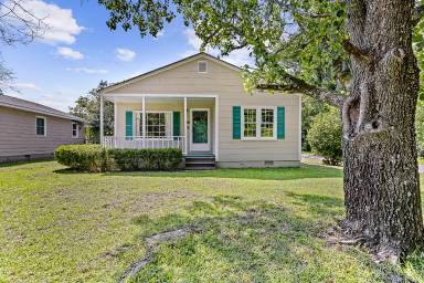 Main picture of 210 Poplar St