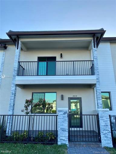 Main picture of 4834 NW 83rd Ave