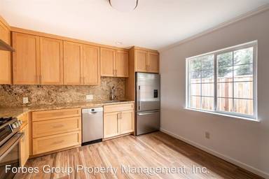 Main picture of 946 32nd Ave