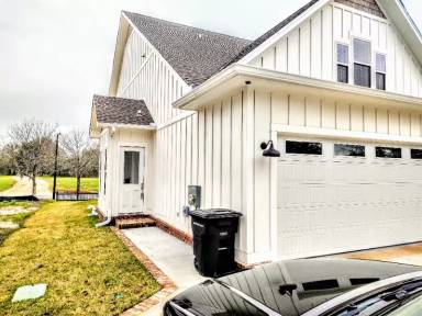 Main picture of 4072 Biltmore Ave