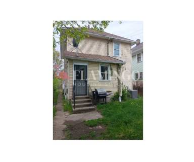 Main picture of 114 N Woodward Ave