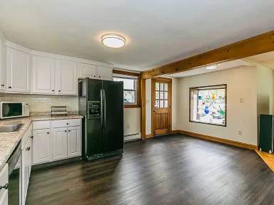 Main picture of 22945 Deprad St