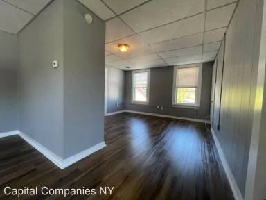 Main picture of 50 Reservoir St