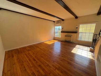 Main picture of 1440 N Gardner St