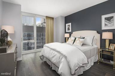 Main picture of 36 W Randolph St