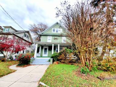 Main picture of 215 W Philadelphia Ave