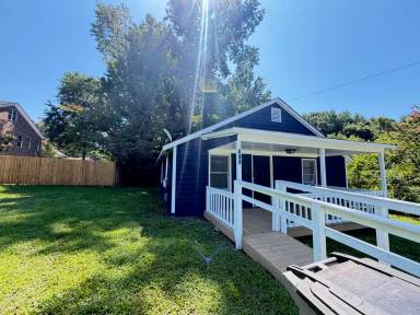 Main picture of 605 Grant Ave