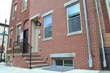 Main picture of 740 S 15th St