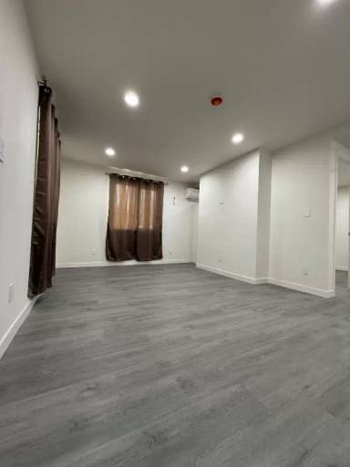 Main picture of 1518 N Broadway
