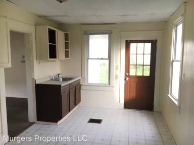 Main picture of 128 S 3rd St
