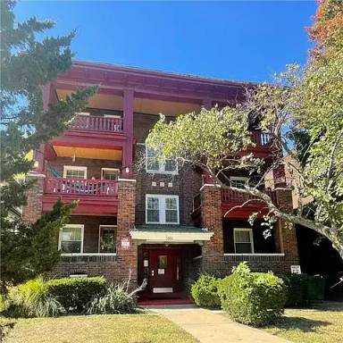 Main picture of 3820 Walnut St