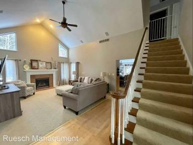 Main picture of 4054 Pine Ln