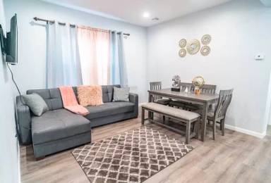 Main picture of 135 Fabyan Pl