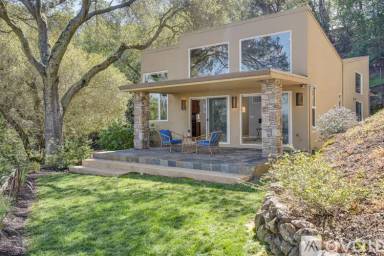 Main picture of 17 Hillside Dr