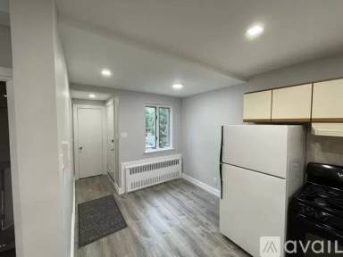 Main picture of 1052 E 5th St