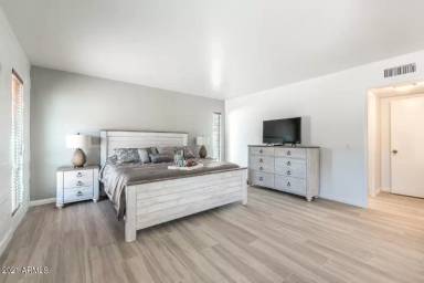Main picture of 28 Inner Cir