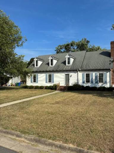Main picture of 2835 Lancaster Rd NW
