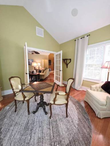 Main picture of 144 Edgewood Ct