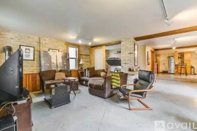 Main picture of 1806 N Arlington Pl