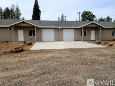 Main picture of 546 Oakwood Ln