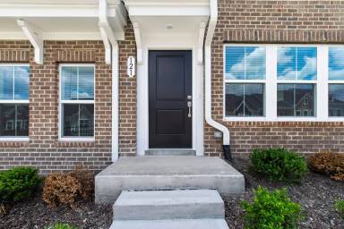 Main picture of 121 Blue Melody Ave