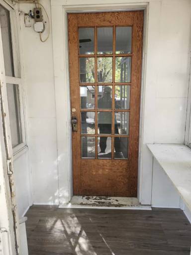 Main picture of 533 E 11th St